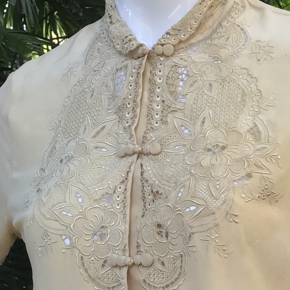 Vintage silk embroidered Chinese Blouse - Picture 5 of 7